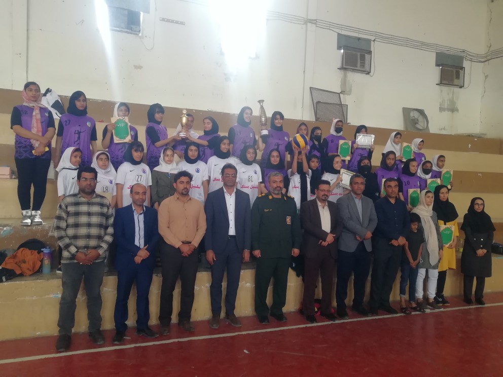 تیم والیبال کانون فرهنگی آموزش و پرورش بستک قهرمان مسابقات بهمن