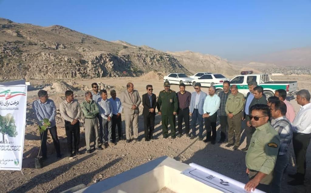 هزار اصله نهال در پارک آبخیز بام بستک کاشته شد هزار اصله نهال در پارک آبخیز بام بستک کاشته شد