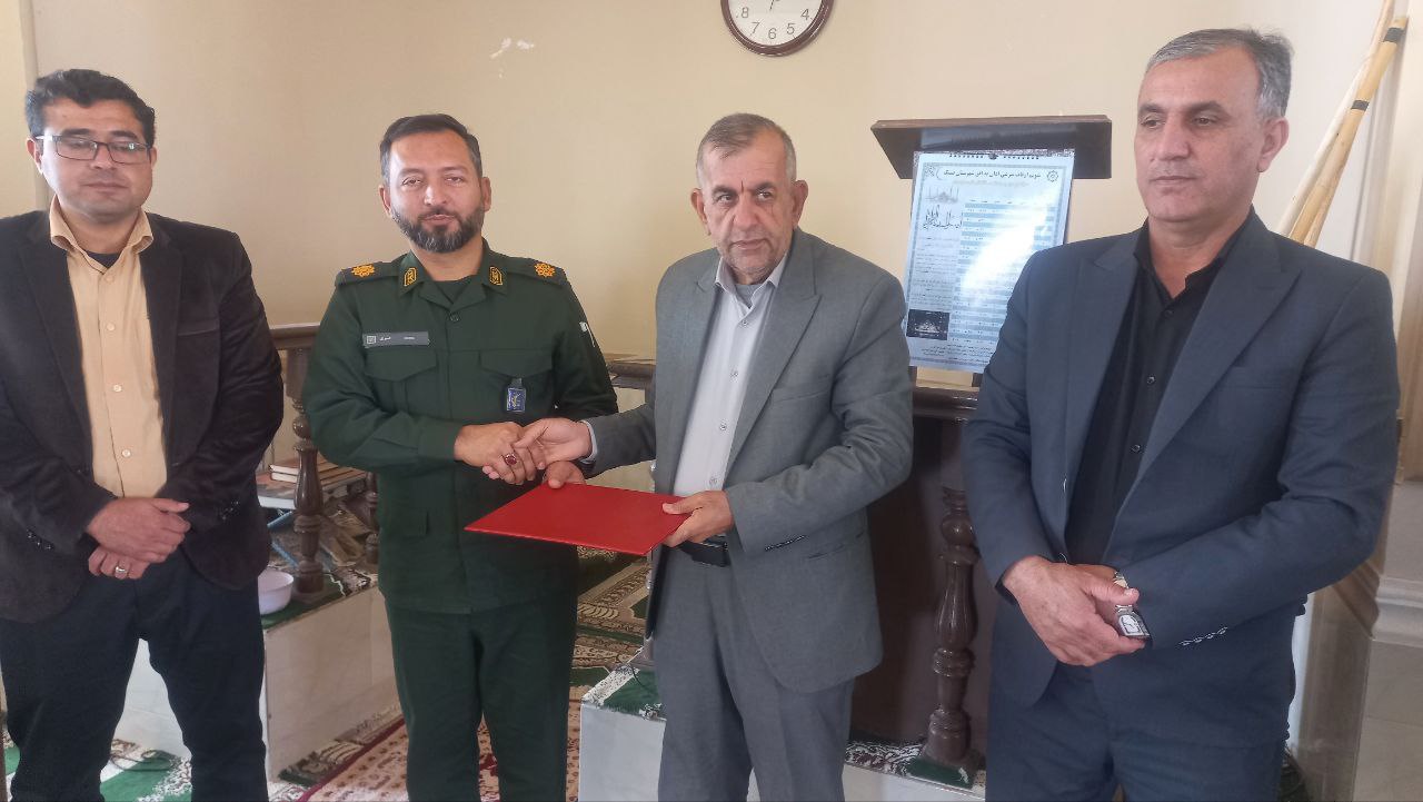 از سید ابراهیم حسینی نیک اندیش غرب هرمزگان تجلیل شد